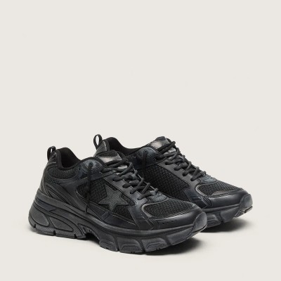 Golden Goose LightStar Sneaker With Black Leather And Mesh Upper And Black Star Golden Goose LightStar Sneaker With Black Leather And Mesh Upper And Black Star