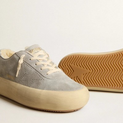 Golden Goose Space-Star Sneaker In Ice-Gray Suede With Shearling Lining Golden Goose Space-Star Sneaker In Ice-Gray Suede With Shearling Lining