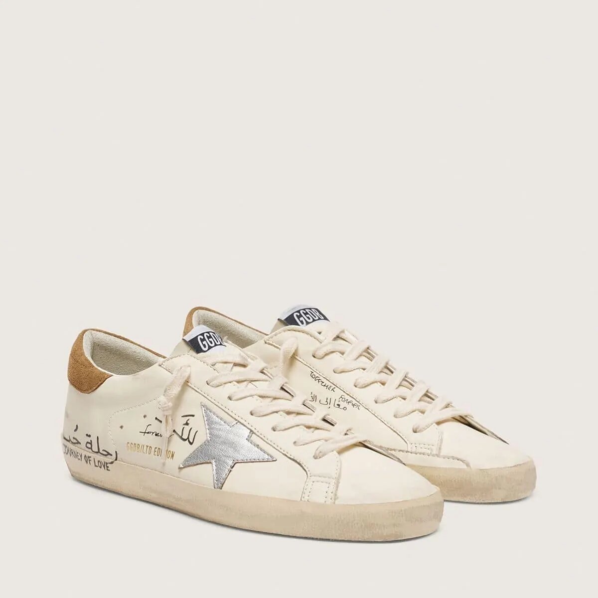 Golden Goose Super-Star Ltd Sneaker In Nappa With Metallic Silver Star And All-Over Lettering Golden Goose Super-Star Ltd Sneaker In Nappa With Metallic Silver Star And All-Over Lettering