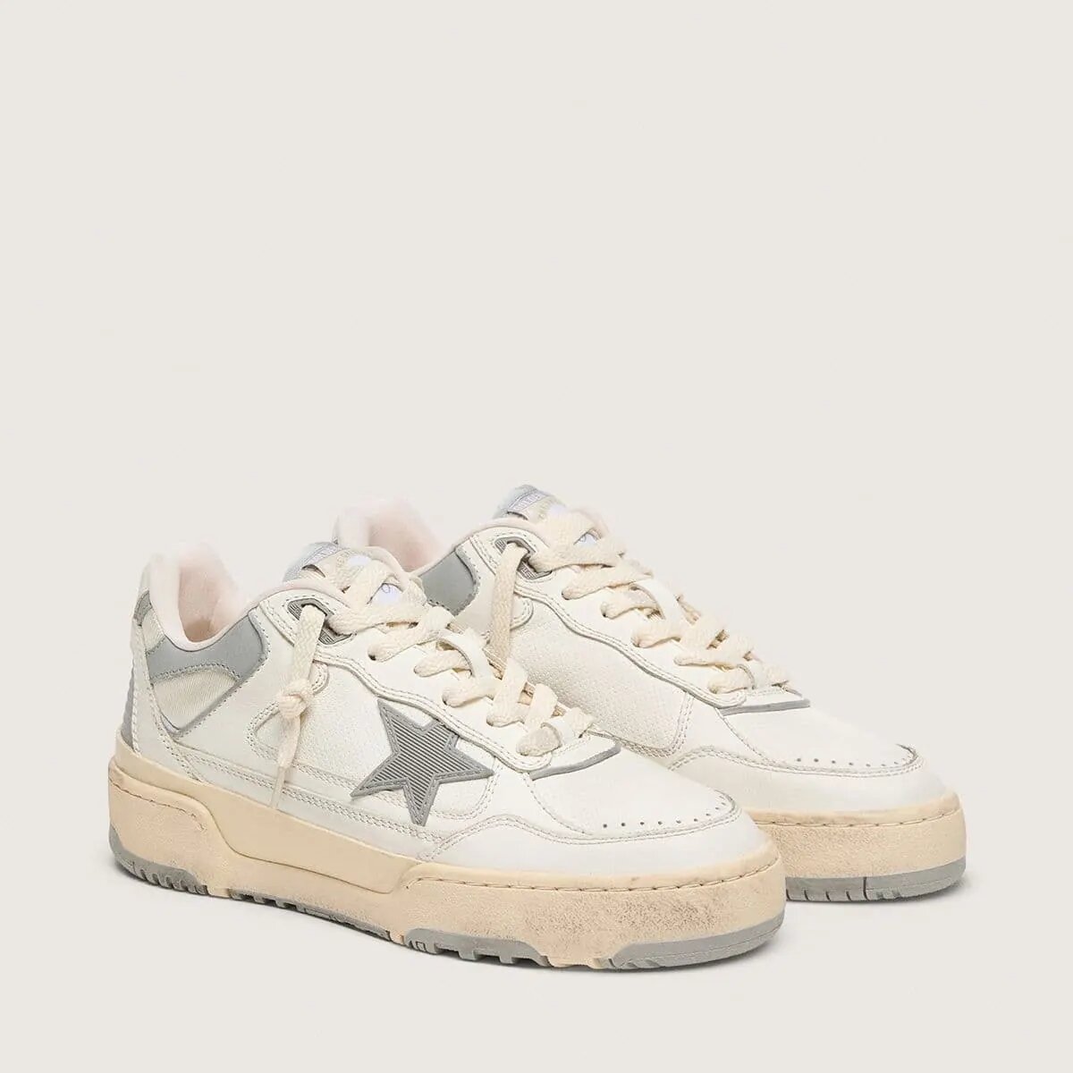 Golden Goose Forty2 Sneaker With Grey Star And White Leather Heel Tab Golden Goose Forty2 Sneaker With Grey Star And White Leather Heel Tab
