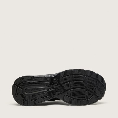 Golden Goose LightStar Sneaker With Black Leather And Mesh Upper And Black Star Golden Goose LightStar Sneaker With Black Leather And Mesh Upper And Black Star