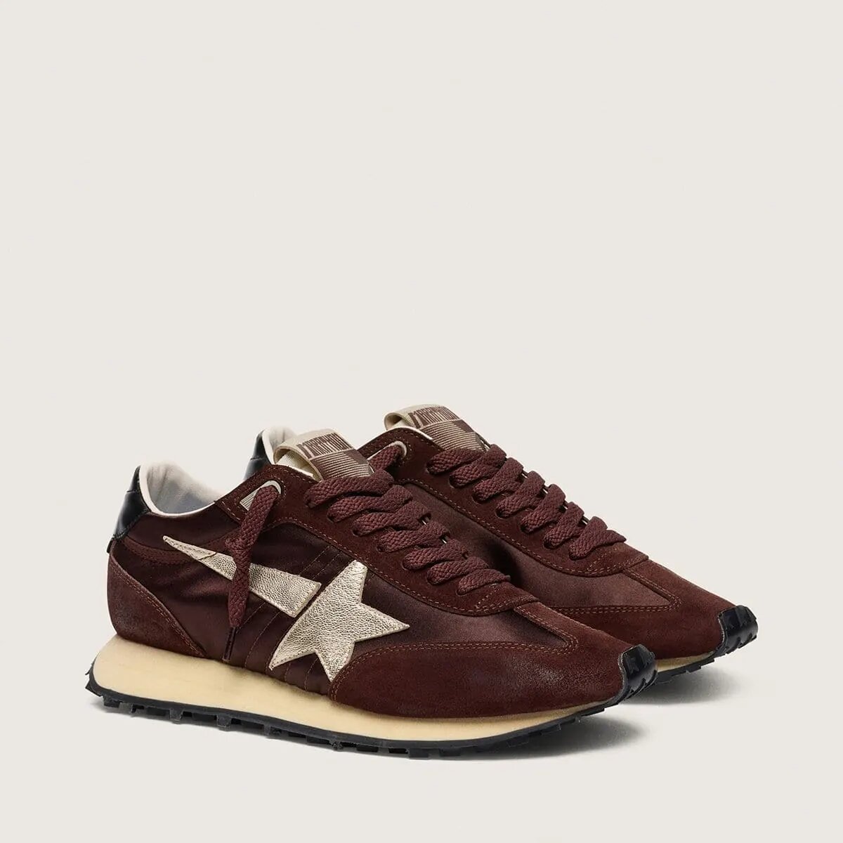 Golden Goose Marathon Sneaker With Brown Satin Upper And Platinum Leather Star Golden Goose Marathon Sneaker With Brown Satin Upper And Platinum Leather Star