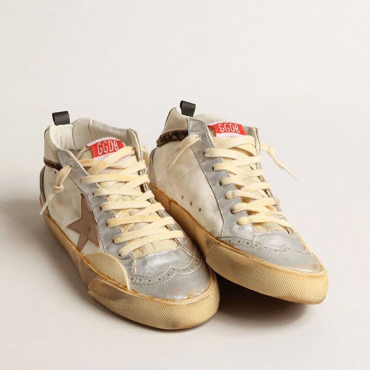 Golden Goose Mid Star Sneaker With Silver Metallic Leather Inserts And Pink Star Golden Goose Mid Star Sneaker With Silver Metallic Leather Inserts And Pink Star