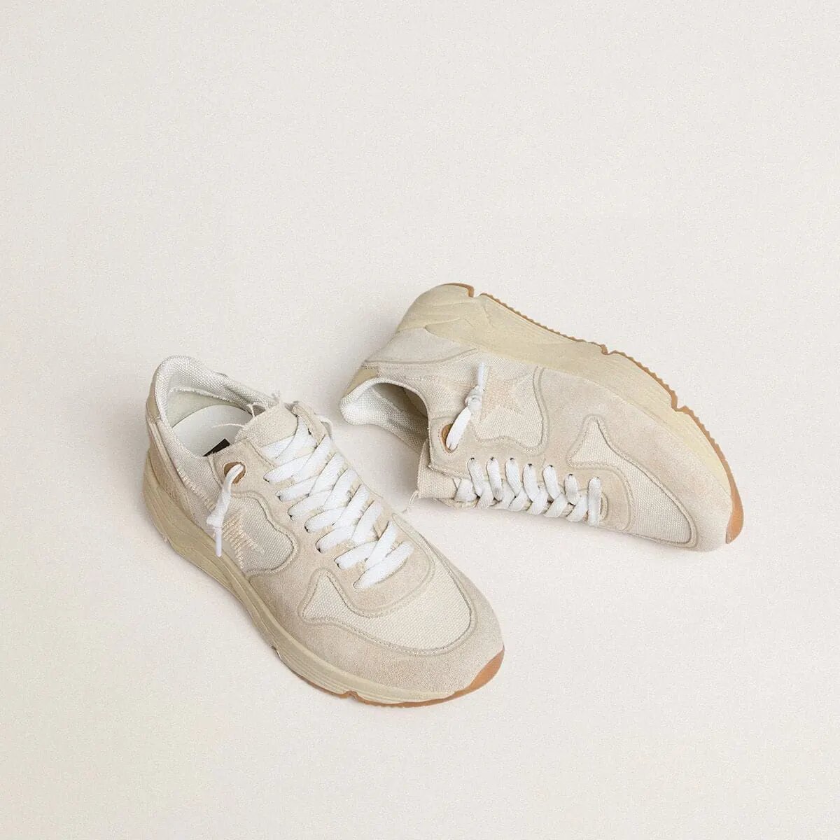 Golden Goose Running Sole Sneaker In Canvas With Beige Star And Platinum Metallic Leather Heel Tab Golden Goose Running Sole Sneaker In Canvas With Beige Star And Platinum Metallic Leather Heel Tab