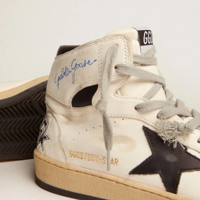 Golden Goose Sky-Star Sneaker With Signature On The Ankle And Black Inserts Golden Goose Sky-Star Sneaker With Signature On The Ankle And Black Inserts