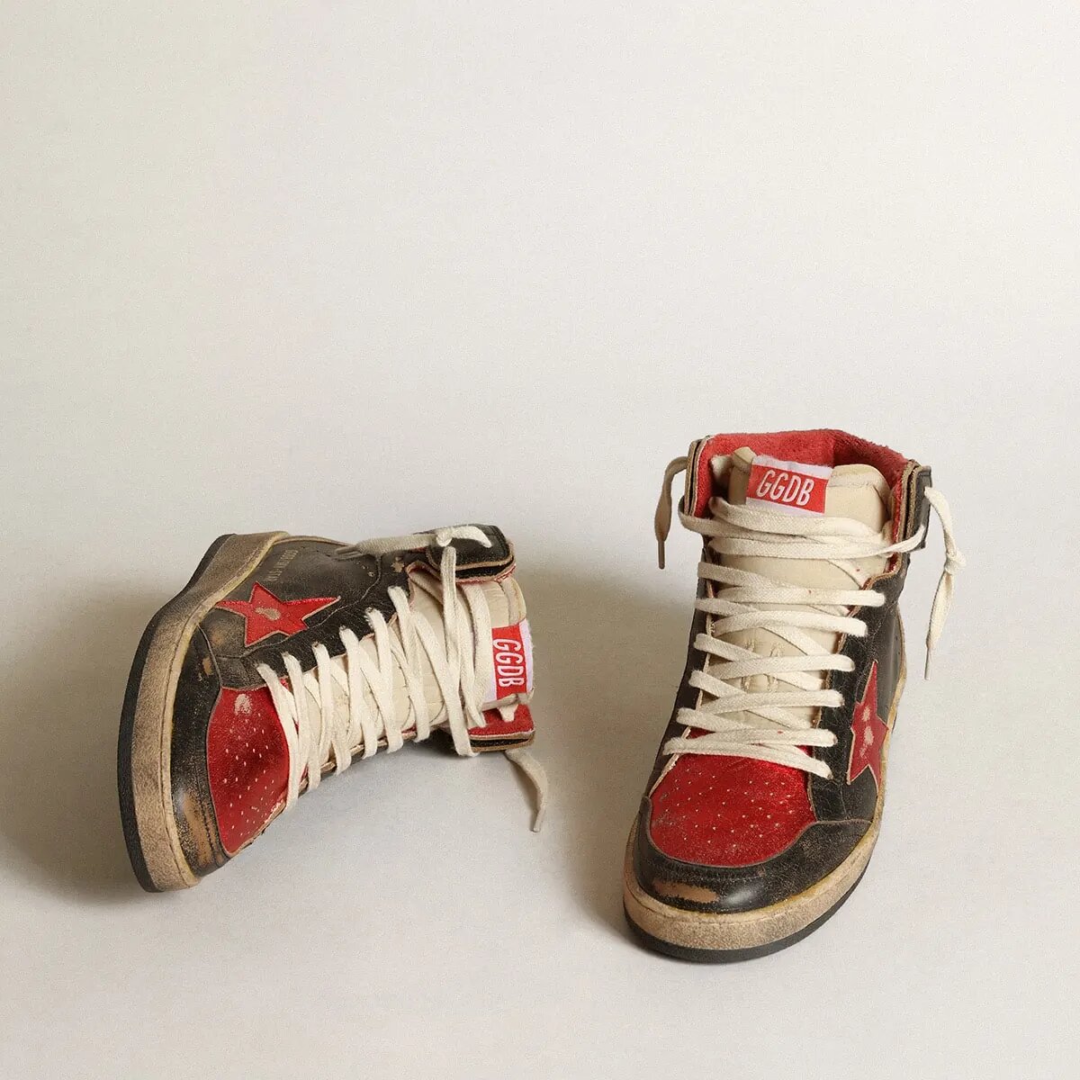 Golden Goose Sky-Star Sneaker In Black Glossy Leather With Red Star Golden Goose Sky-Star Sneaker In Black Glossy Leather With Red Star
