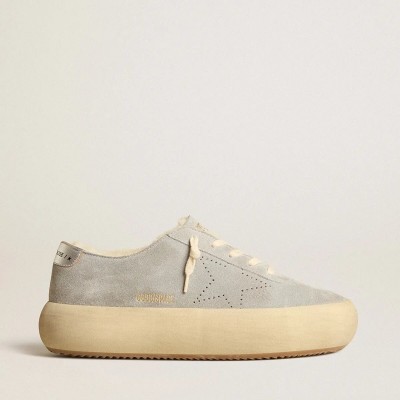 Golden Goose Space-Star Sneaker In Ice-Gray Suede With Shearling Lining