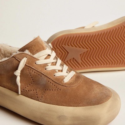Golden Goose Space-Star Sneaker In Tobacco-Colored Suede With Shearling Lining Golden Goose Space-Star Sneaker In Tobacco-Colored Suede With Shearling Lining