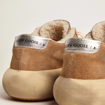 Golden Goose Space-Star Sneaker In Tobacco-Colored Suede With Shearling Lining Golden Goose Space-Star Sneaker In Tobacco-Colored Suede With Shearling Lining
