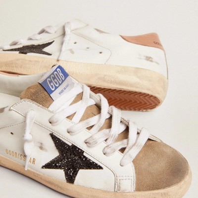 Golden Goose Super-Star Sneaker With Black Glitter Star And Pink Heel Tab Golden Goose Super-Star Sneaker With Black Glitter Star And Pink Heel Tab