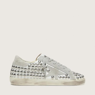 Golden Goose Super-Star Sneaker In White Leather With Light Gray Star And Metal Studs Golden Goose Super-Star Sneaker In White Leather With Light Gray Star And Metal Studs