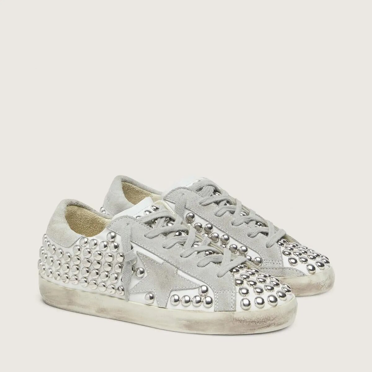 Golden Goose Super-Star Sneaker In White Leather With Light Gray Star And Metal Studs Golden Goose Super-Star Sneaker In White Leather With Light Gray Star And Metal Studs