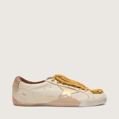 Golden Goose True-Star Sneaker In White Nappa Leather With Gold Star And Beige Suede Heel Tab Golden Goose True-Star Sneaker In White Nappa Leather With Gold Star And Beige Suede Heel Tab