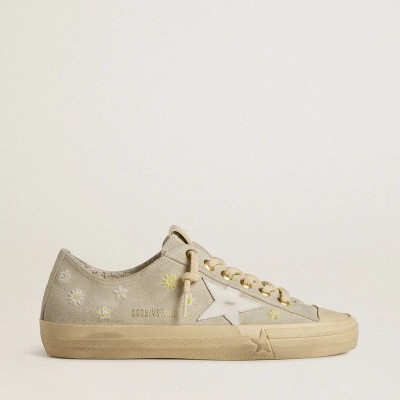 Golden Goose V-Star Sneaker In Ice-Gray Suede With White Leather Star And Floral Embroidery Golden Goose V-Star Sneaker In Ice-Gray Suede With White Leather Star And Floral Embroidery