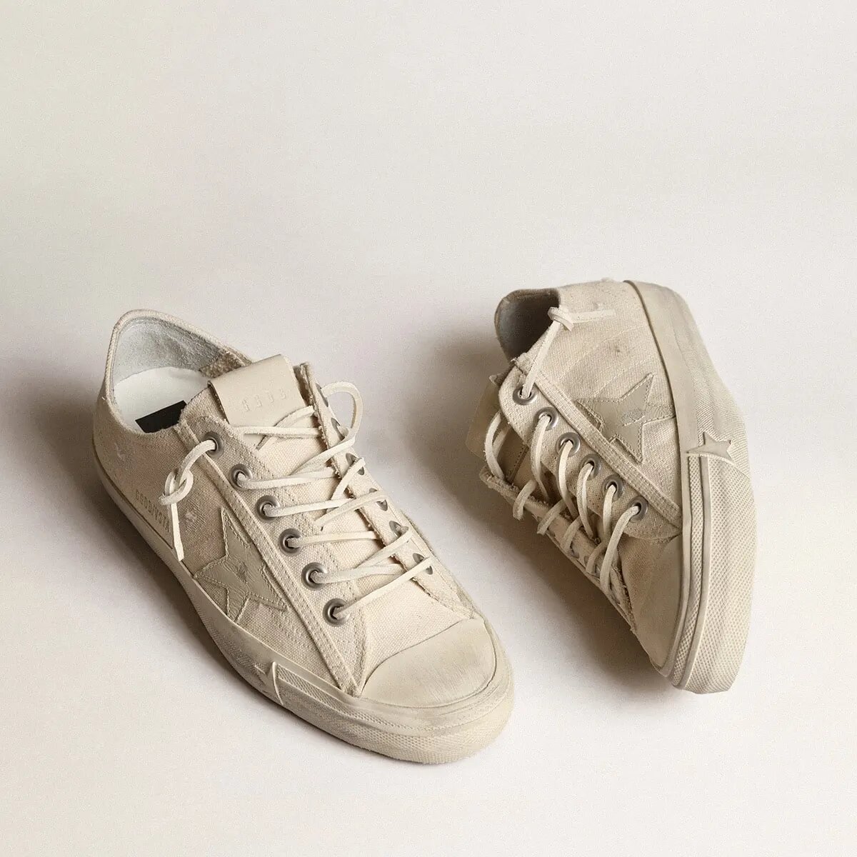 Golden Goose V-Star Sneaker In Light Cream Canvas With Milk-White Leather Star Golden Goose V-Star Sneaker In Light Cream Canvas With Milk-White Leather Star