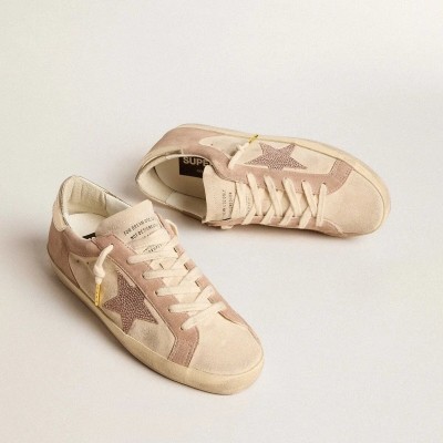 Golden Goose Woman's Super-Star Sneaker In Pale Pink Suede With Suede Star And Platinum Heel Tab Golden Goose Woman's Super-Star Sneaker In Pale Pink Suede With Suede Star And Platinum Heel Tab